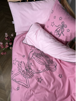 Іменна дитяча постіль з вишивкою Little Star з комбінованих кольорів