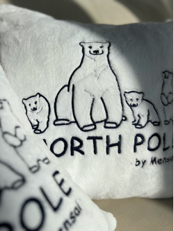 North Pole декоративна подушка