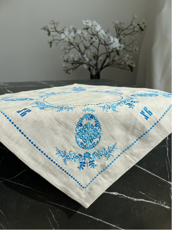 Лляна серветка великодня з візерунками